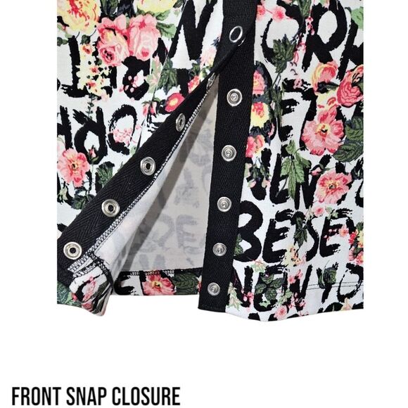 💥TORRID/ BETSEY JOHNSON Light Weight Ponte Floral Snap Front Pencil Skirt 3X - Picture 3 of 16